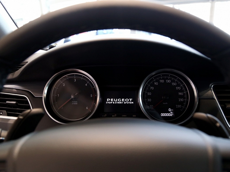 Dobeles novadā iemidzis autovadītājs izraisa ceļu satiksmes negadījumu