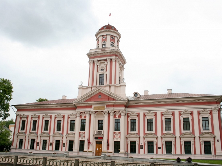 Jelgavas muzejā veidos divas interaktīvas ekspozīcijas par Zemgales tautastērpu un karavīru apģērbu