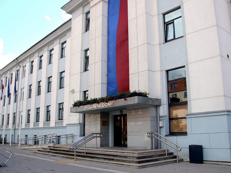 Tiesībsargs liek skaidrot, kāpēc Jelgavas domes sēdēs debates tiek rīkotas tikai pēc deputātu nobalsošanas par tām