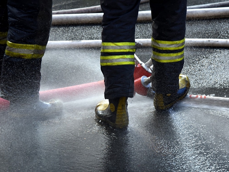 Ražošanas uzņēmumā "AKG Thermotechnik Lettland" Jelgavā lokalizēts ugunsgrēks