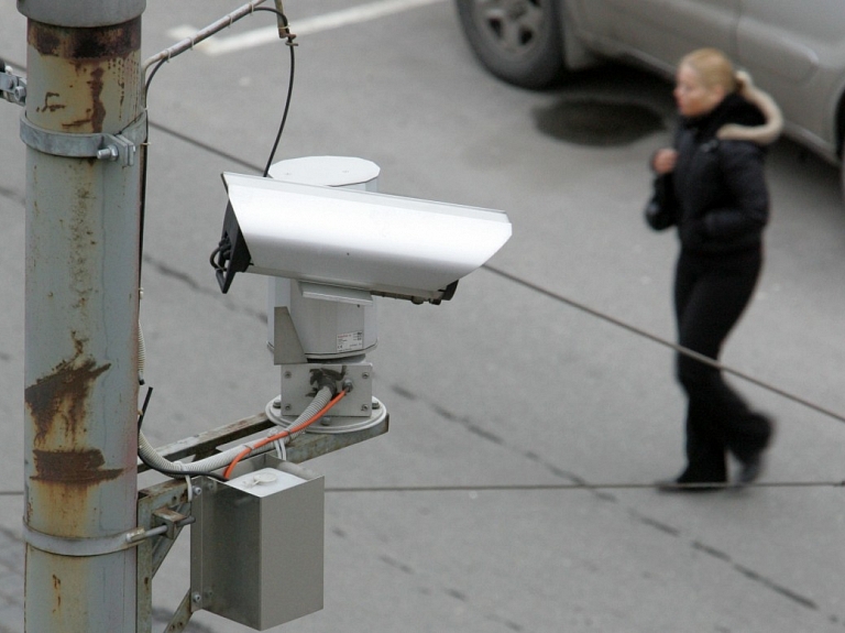 Ozolniekos sāk uzstādīt videonovērošanas kameras