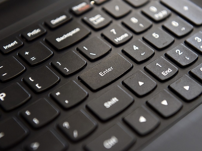 Seniorus aicina apgūt digitālās prasmes