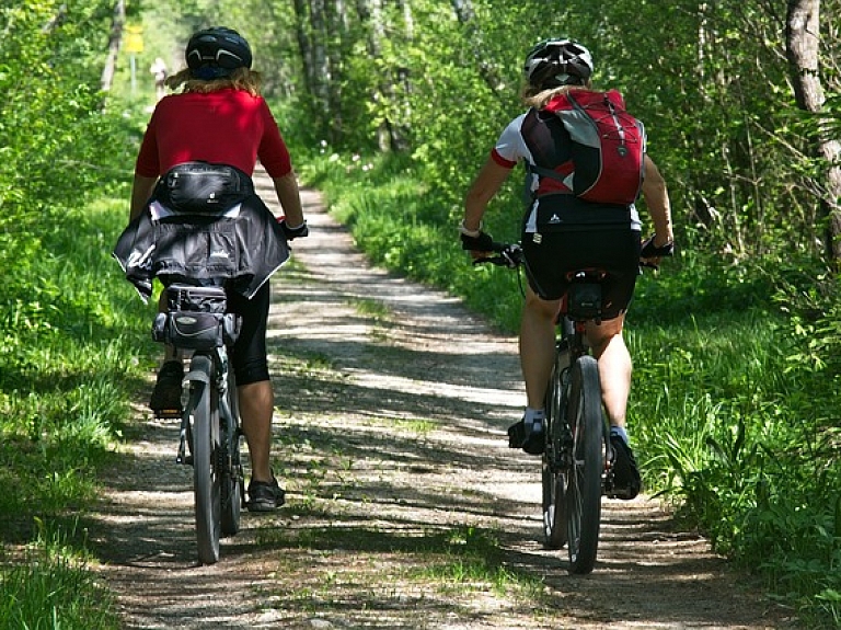 Šosejas, krosa, kalnu vai elektrisko? Kādu velosipēdu pirkt?

