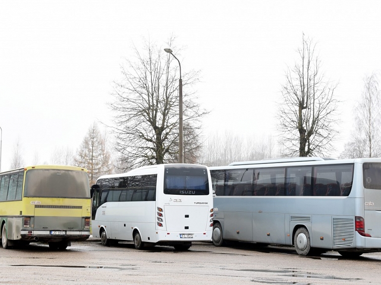 Slēgs autobusu maršrutu no Ventspils līdz Ugālei un Usmai