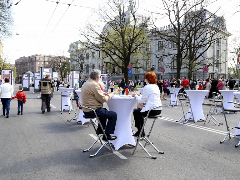 Aptauja: Latvijā Baltā galdauta svētkus šogad plāno svinēt 25% iedzīvotāju