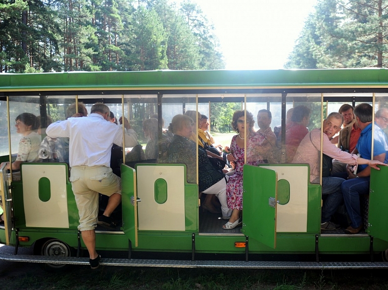 Ventspilī apstiprināti noteikumi par specializēto transportlīdzekļu izmantošanu tūristu pārvadāšanai