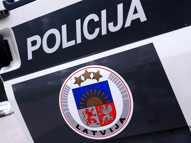 Policija Rīgā un Jūrmalā aiztur narkodīlerus