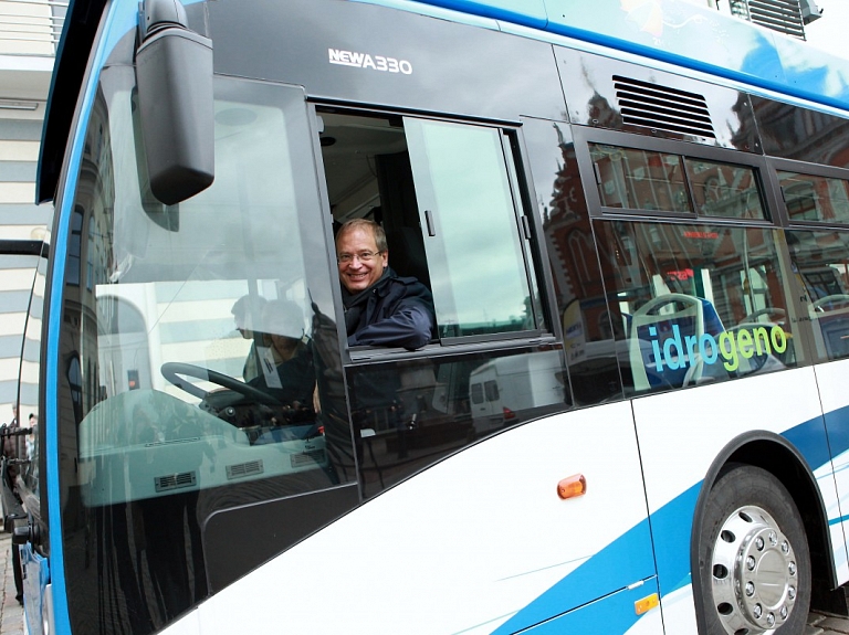 Sasaukta Rīgas domes komitejas ārkārtas sēde par ūdeņraža trolejbusu projekta ieviešanas gaitu