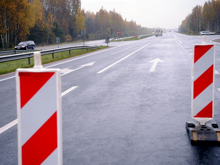 Trīs dienas būs slēgts autoceļa Tukums-Auce-Lietuvas robeža posms