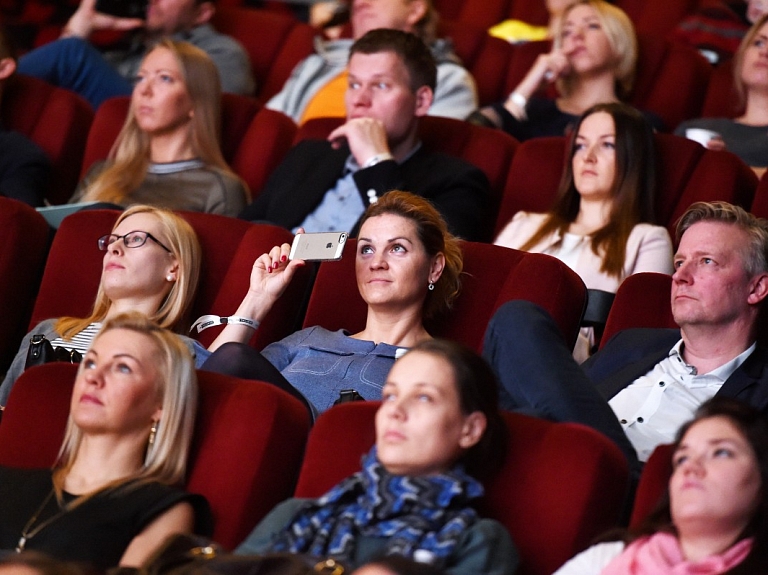 Ar Baltijas pirmizrādi filmai "Visam ir cena" Kuldīgā atklās ikgadējo Dizaina filmu festivālu