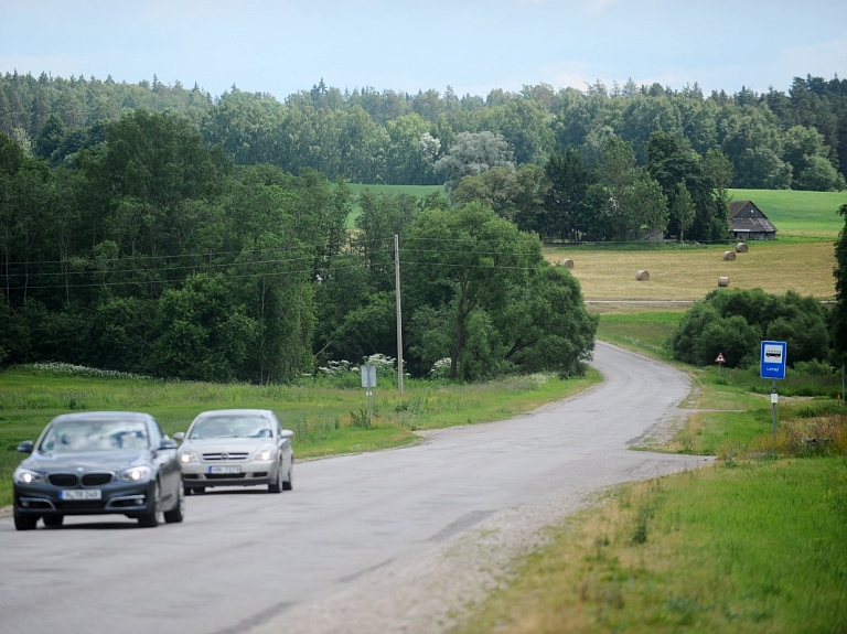 Svētdien uz Latvijas ceļiem pieķerti 157 ātruma pārkāpēji