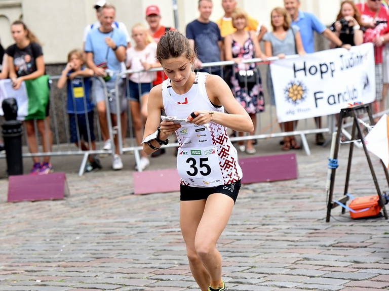 Latvijas komandas Siguldā cīnās pasaules čempionāta orientēšanās sporta stafetes sacensībās