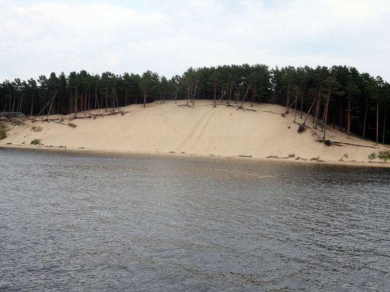 "Rīgas meži" plāno izsolīt astoņus hektārus "Vārnukroga" vasarnīcu zemes iepretim Baltajai kāpai Jūrmalā