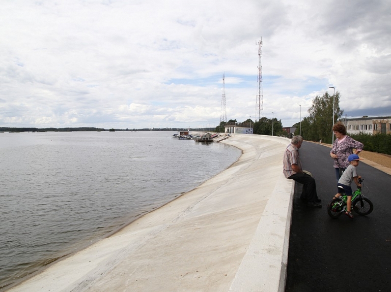 Īslaicīgi pazeminās ūdenslīmeni Rīgas HES ūdenskrātuvē