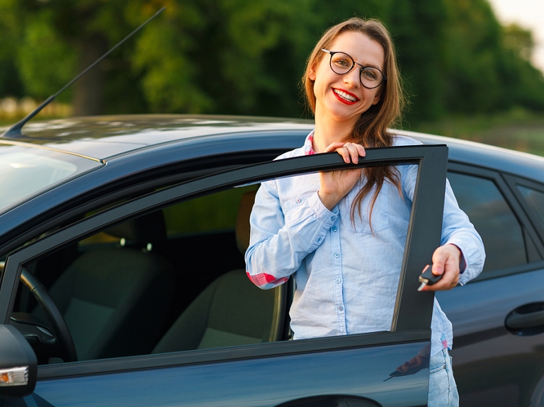 Lietotu auto tirdzniecība un norakstīšana – viss, kas Tev par to jāzina

