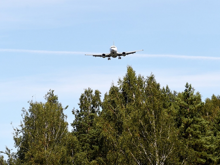 "airBaltic" 14 jaunās lidmašīnas nosauks Latvijas pilsētu vārdos