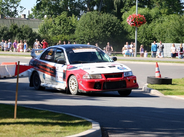 Liepājas ielās varēs vērot "Rally Liepāja" dalībnieku parādi