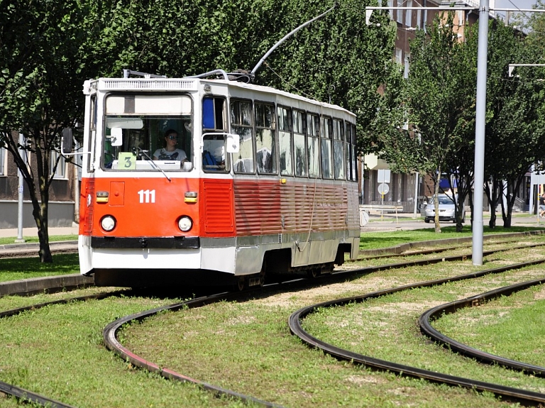 Daugavpils pašvaldība pēc institūciju atzinumu saņemšanas lemj pirkt Krievijas militāri rūpnieciskā kompleksa ražotus tramvajus