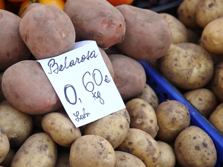 Sāks izsniegt atļaujas nākamajam gadam ielu tirdzniecības vietām Jelgavā