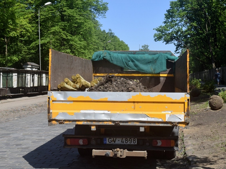 Siguldas novadā sākusies grantēto ielu un ceļu planēšana