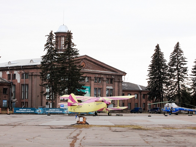 Spilves lidlauka apsaimniekotājs "Aerobig Plus" atslēdzis elektrību apakšnomniekam, kas ceļ trauksmi par lidlauka nākotni