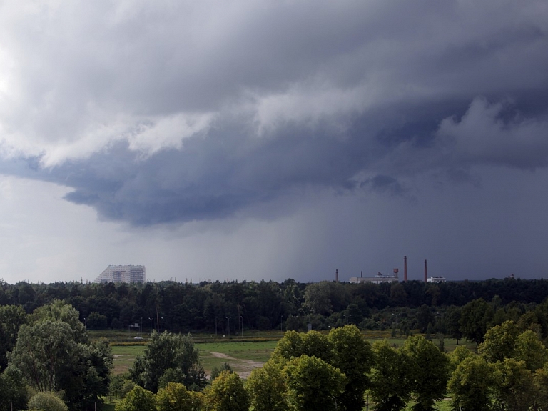 Piektdienas rītā apmācies un līdz +4 grādiem silts laiks