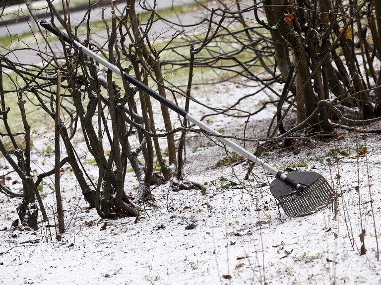 Svētku brīvdienās brīžiem snigs un gaidāma svārstīga gaisa temperatūra