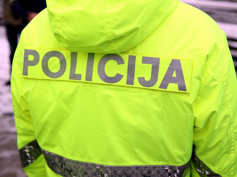 Policija drošības kampaņā seniorus aicinās nepārvērtēt savas spējas, jo viņi bieži smagi cieš satiksmes negadījumos