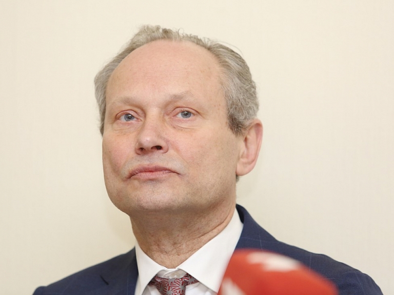 Catlaks: Pārmaiņas vidējās izglītības saturā pamato lielā mācību priekšmetu sadrumstalotība, kas neļauj iedziļināties