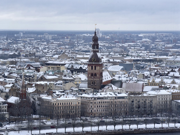 Saeima atbalsta ierosinājumu ierakstīt likumā, ka Rīga nodrošina vienlīdzīgus pakalpojumus visiem Latvijas iedzīvotājiem