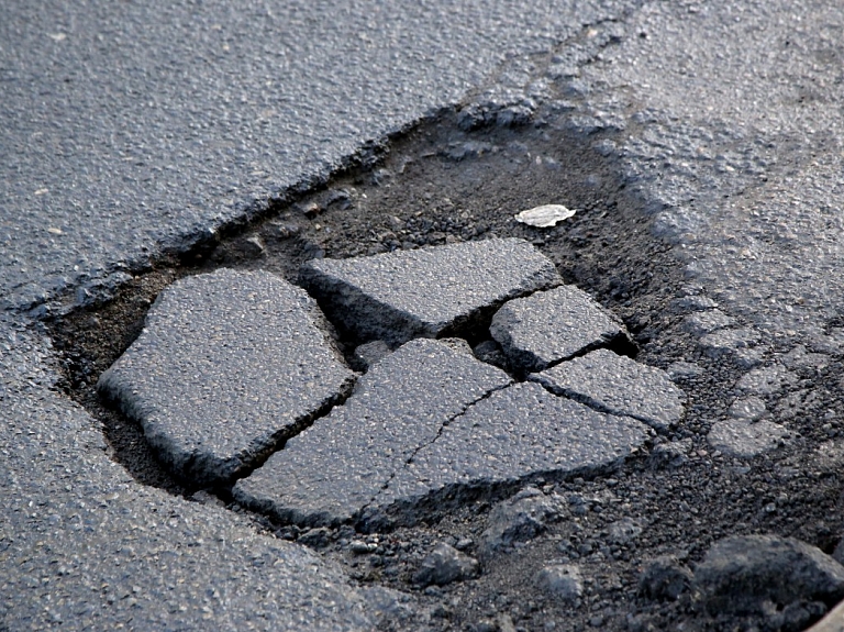 Sākti būvdarbi autoceļa posmā no Tērvetes līdz Lietuvas robežai