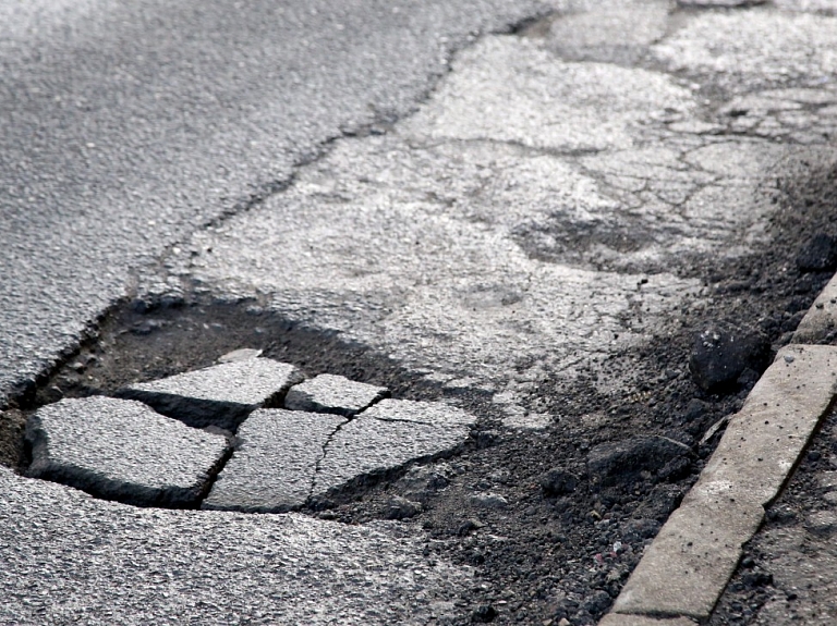 Viļakā sāk pārbūvēt reģionālo autoceļu