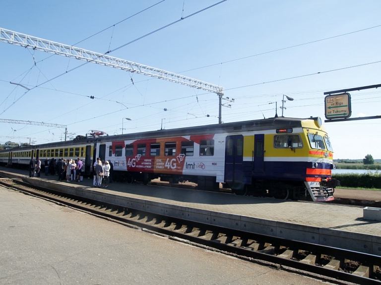 Norīkos papildu 16 vilcienus maršrutā Rīga-Dubulti-Rīga