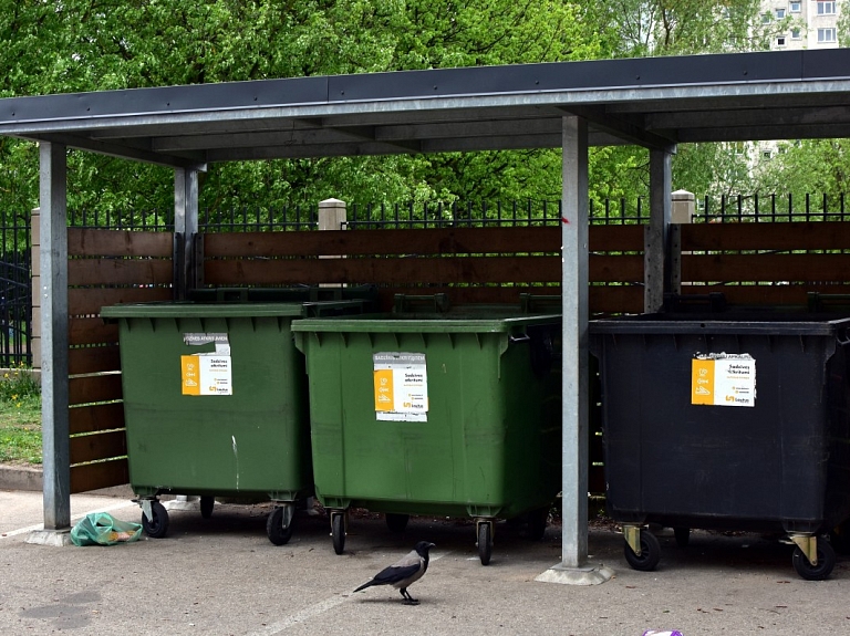 Pašvaldība aicina iedzīvotājus izteikt viedokli par atkritumu konteineriem Alūksnes novadā