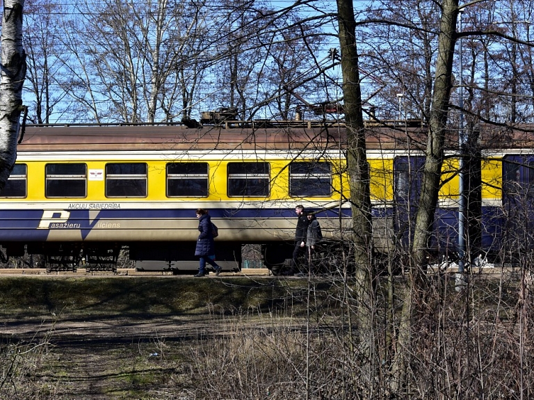 Šonedēļ tiks daļēji ierobežota vilcienu kustība posmā Ķemeri-Tukums 2