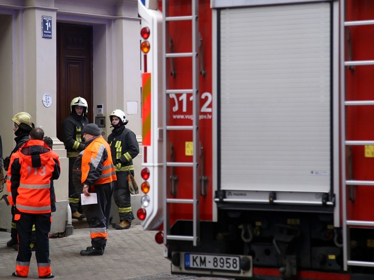 No piedeguša ēdiena piedūmotām telpām Valmierā izglābj cilvēku