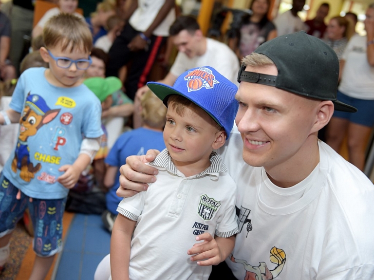 Liepājā tiks atklāts jau trešais Porziņģa basketbola laukums