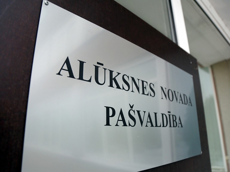 Pašvaldība aicina pieteikt pretendentus Alūksnes novada apbalvojumam "Sudraba zīle"