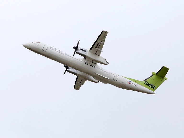 "airBaltic" vasarā starp Rīgu un Liepāju pārvadāja par 56% vairāk pasažieru