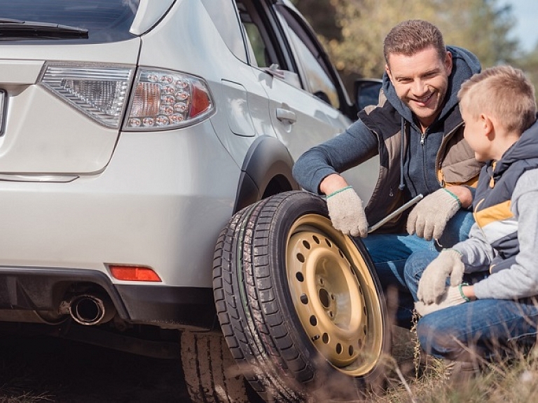 7 padomi, kā parūpēties par savu auto, iestājoties rudenim

