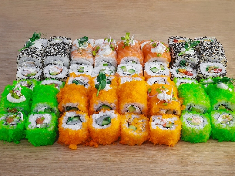 Sushi restorānā vai ar piegādi – izvēlies pats!

