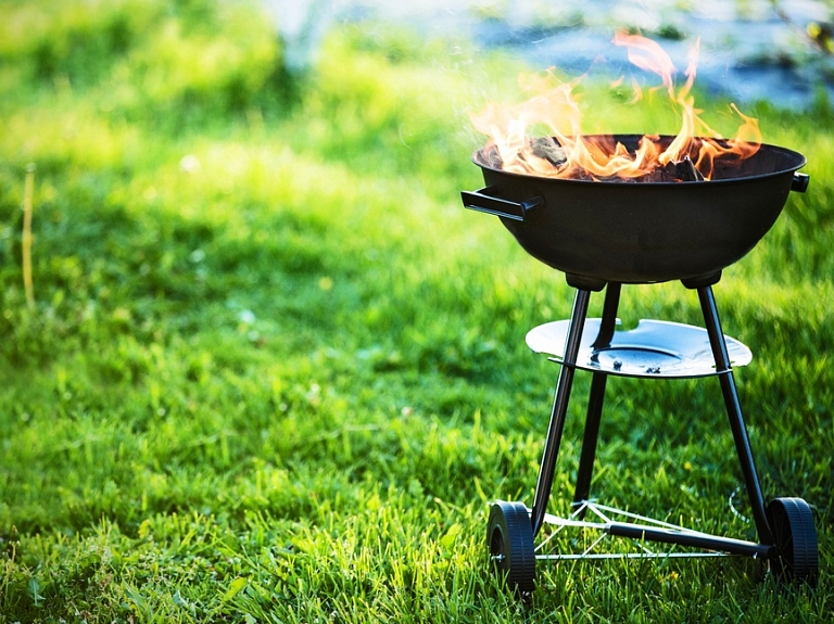 Kādi drošības pasākumi jāievēro grilējot?

