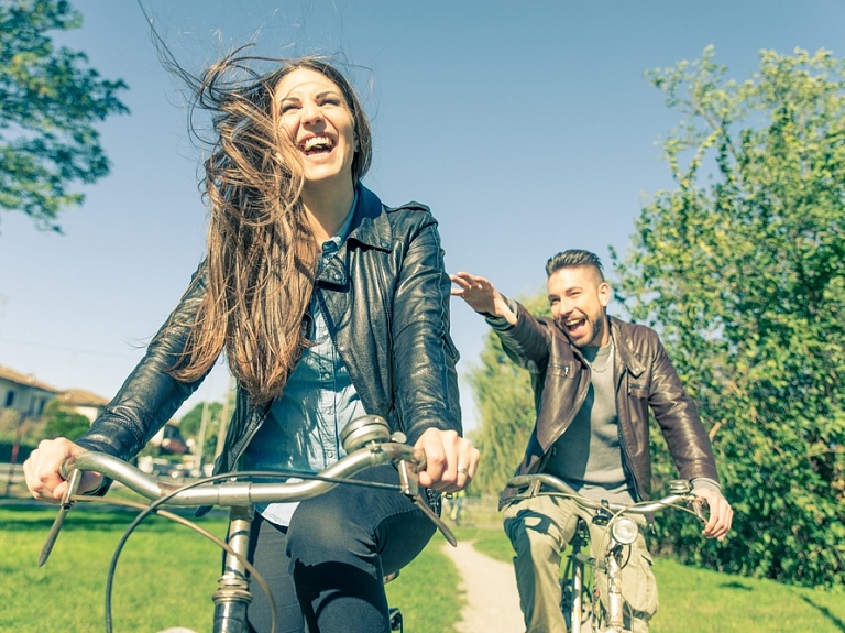 Velobraucējiem – aktuālākais ceļu satiksmes noteikumos

