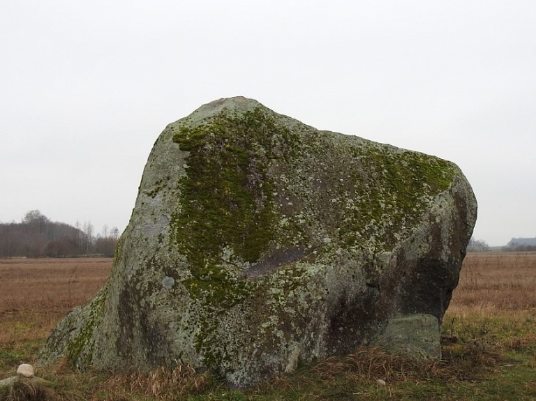 Meļķitāru Muldas akmens

