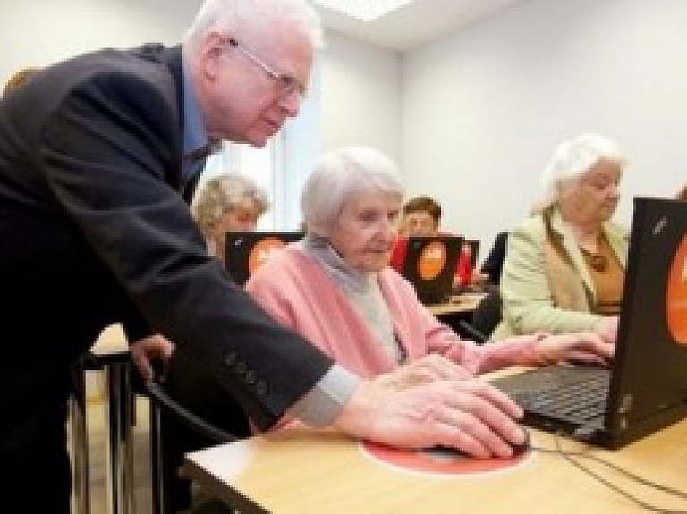 Rēzeknes seniori piedalās pirmajā datorprasmju olimpiādē