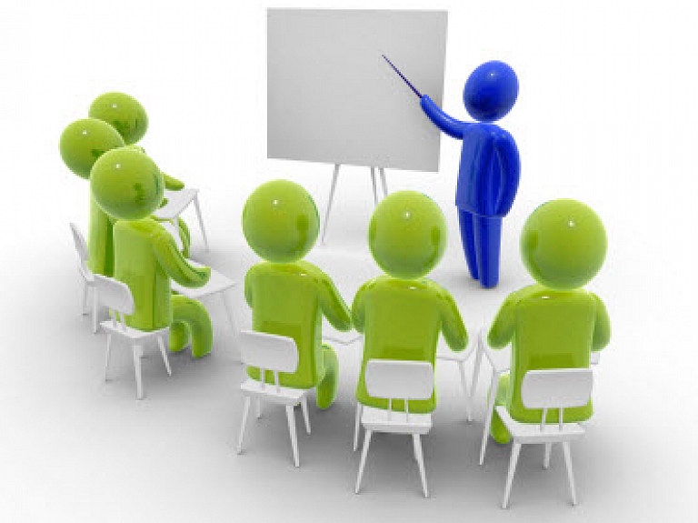 Daugavpils pilsētas pašvaldībā tiek uzsākta profesionālās kompetences pilnveide darbam ar bēgļiem