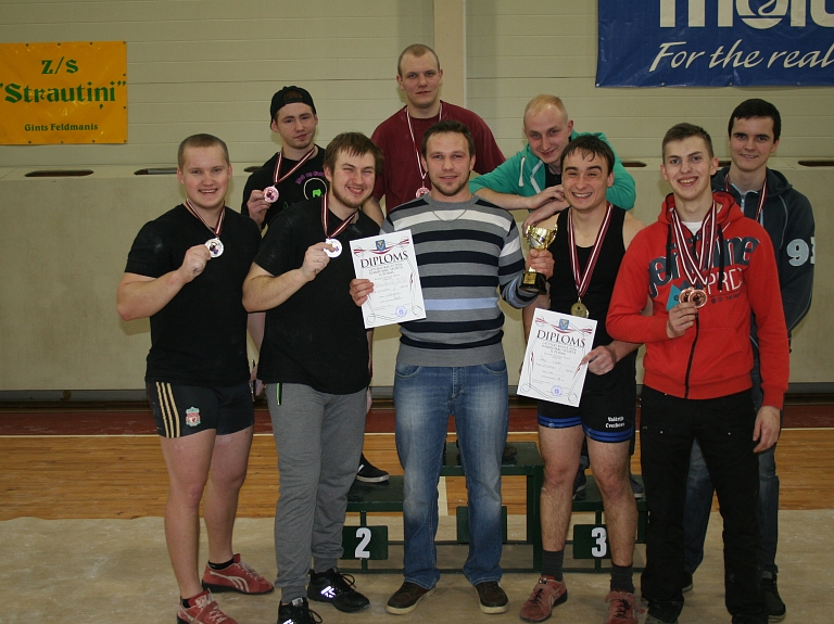 Svarbumbu cēlāju sasniegumi Kausa posmā