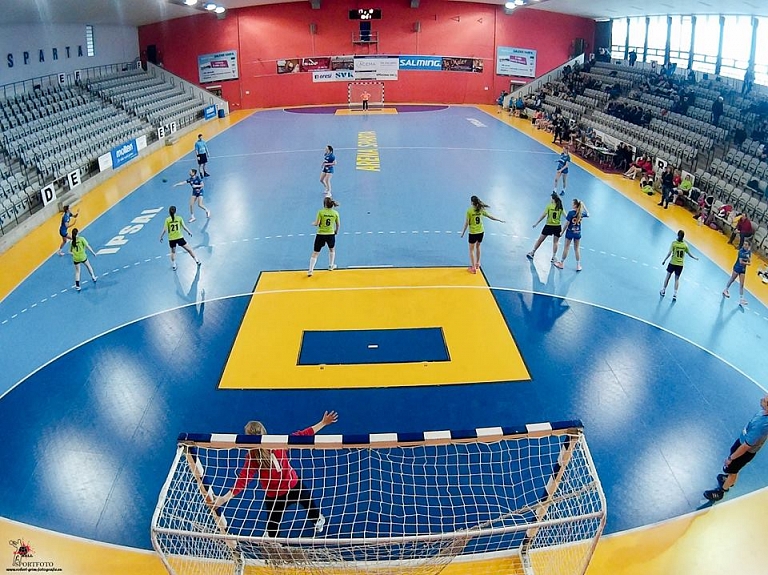 Jēkabpilietes gūst pieredzi handbola turnīrā ārpus Latvijas