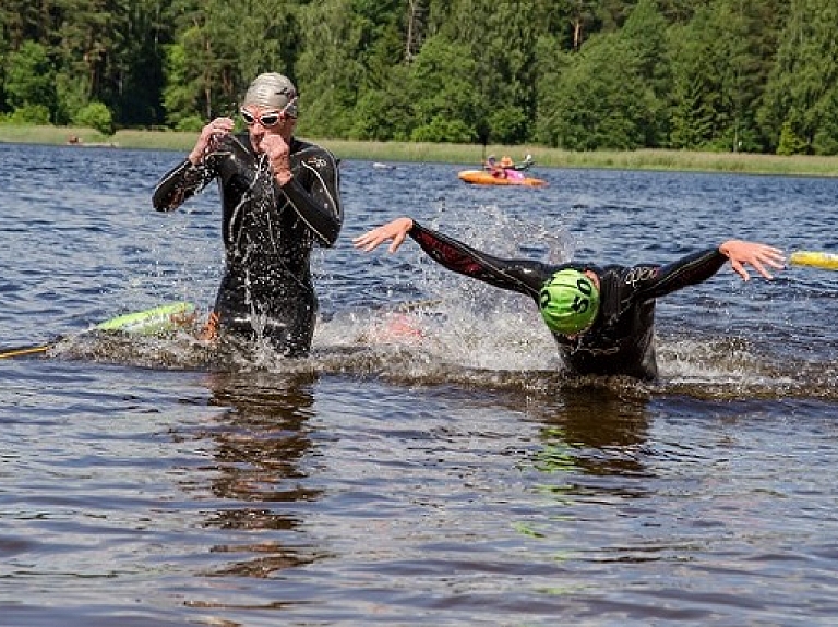 Jēkabpilieši piedalās "Sportlat Vaidavas triatlonā 2016"