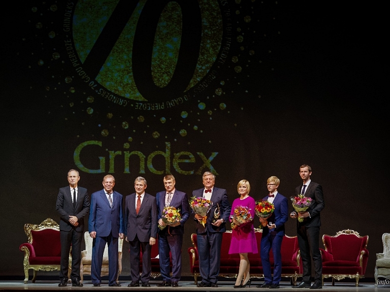 "Grindeks" apbalvo izcilākos Latvijas zinātniekus un piešķir D.H.Grindeļa balvu